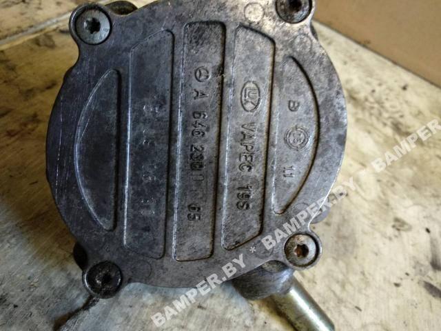 насос вакуумный Mercedes-Benz C-Класс W203/S203/CL203 2003, 2.2 л., CDi, дизель, АКПП, седан - фото №1
