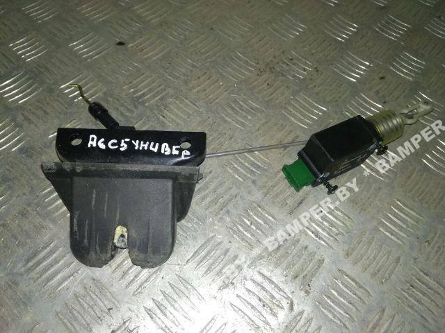 замок багажника Audi A6 4B/C5 2001, универсал - фото №1