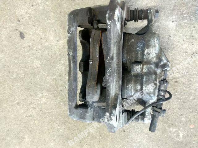 суппорт передний правый Citroen C8 1 поколение 2007 - фото №1