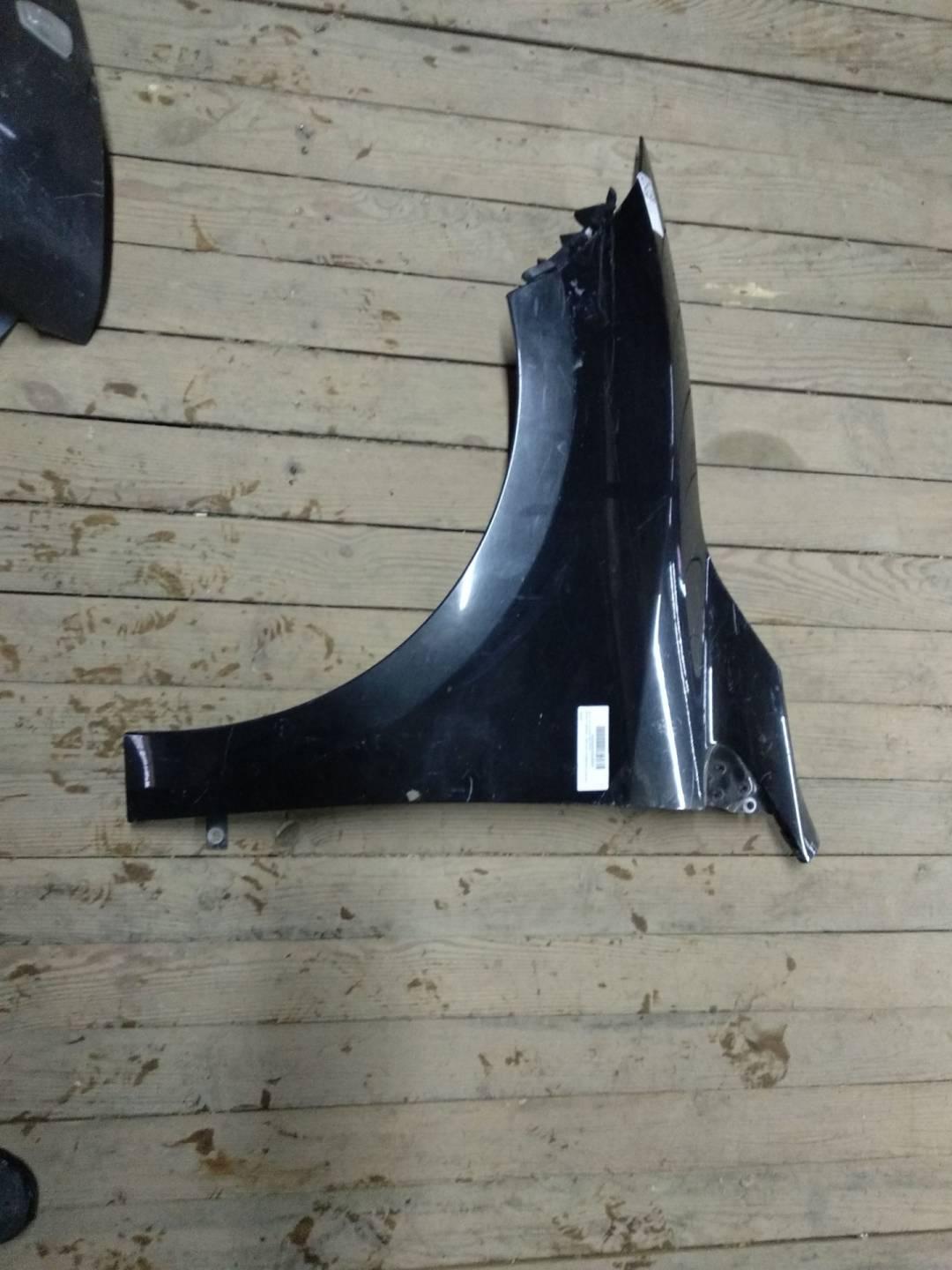 крыло переднее левое Renault Megane 3 поколение 2010 - фото №1