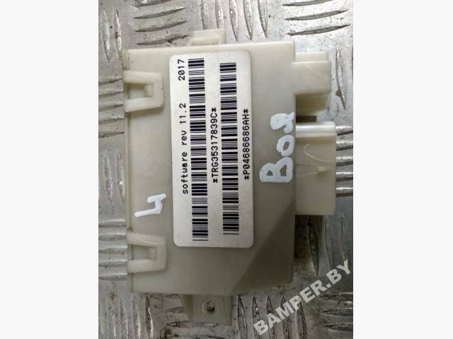 модуль управления двери Chrysler Voyager 4 поколение 2004, P04686686AH - фото №1