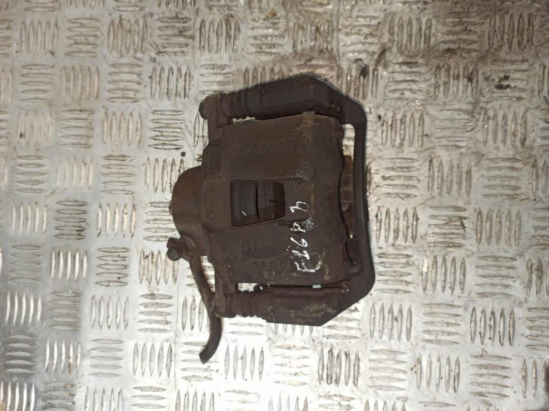 суппорт передний правый Chevrolet Lacetti 1 поколение 2006, 1.6 л., F16D3, бензин - фото №1