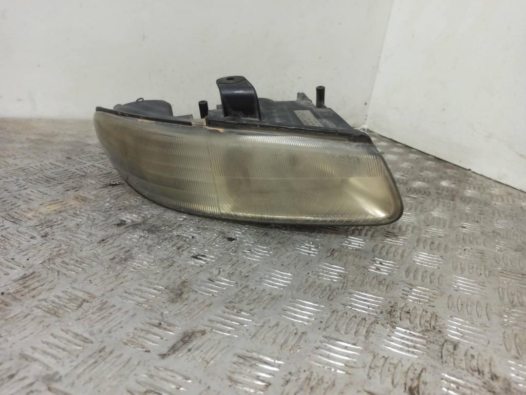 фара правая Chrysler Voyager 3 поколение 1998 - фото №1