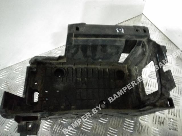полка аккумулятора Renault Laguna 3 поколение 2009 - фото №1