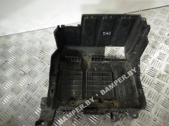 полка аккумулятора Renault Megane 2 поколение 2005 - фото №1