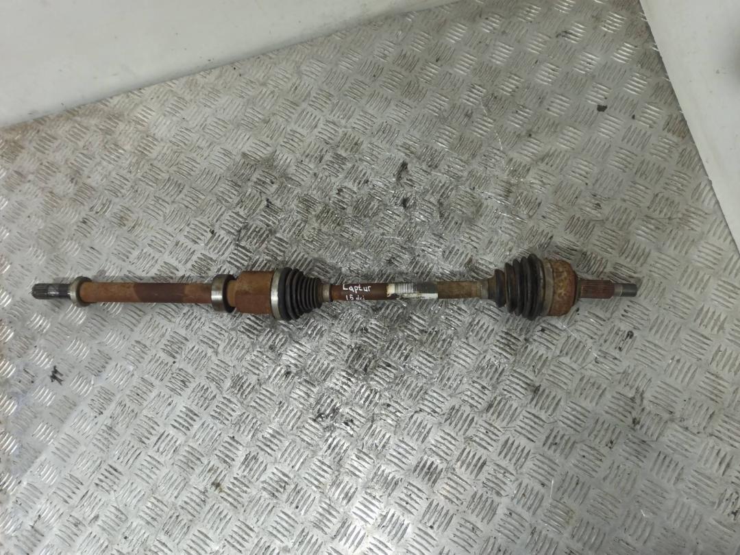 полуось передняя правая (приводной вал, ШРУС) Renault Captur 1 поколение 2015, 1.5 л., DCi, K9K 646, дизель, МКПП, передний привод - фото №1