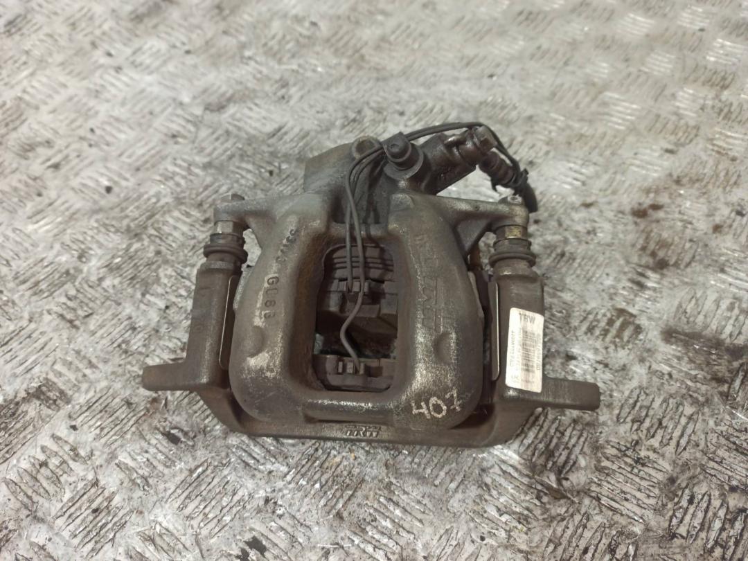 суппорт передний левый Peugeot 407 1 поколение 2007 - фото №1