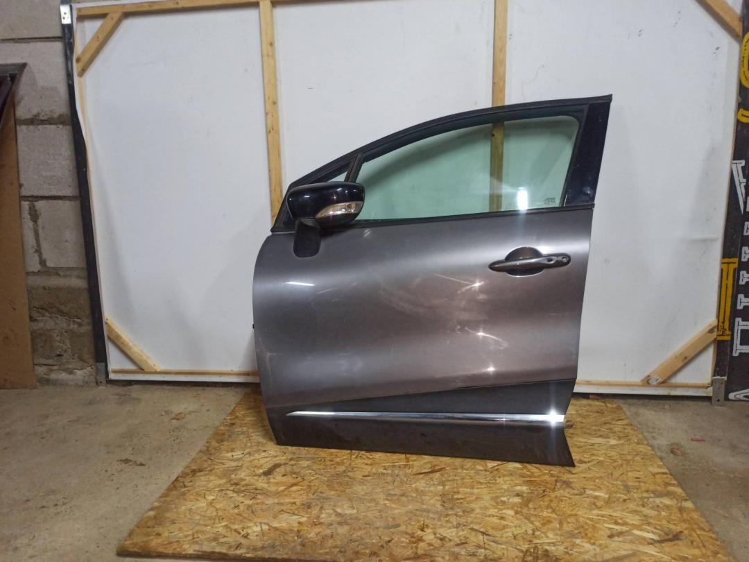 дверь передняя левая Renault Captur 1 поколение 2014, 1.5 л. - фото №1