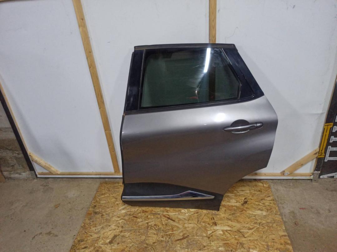 дверь задняя левая Renault Captur 1 поколение 2014, 1.5 л. - фото №1