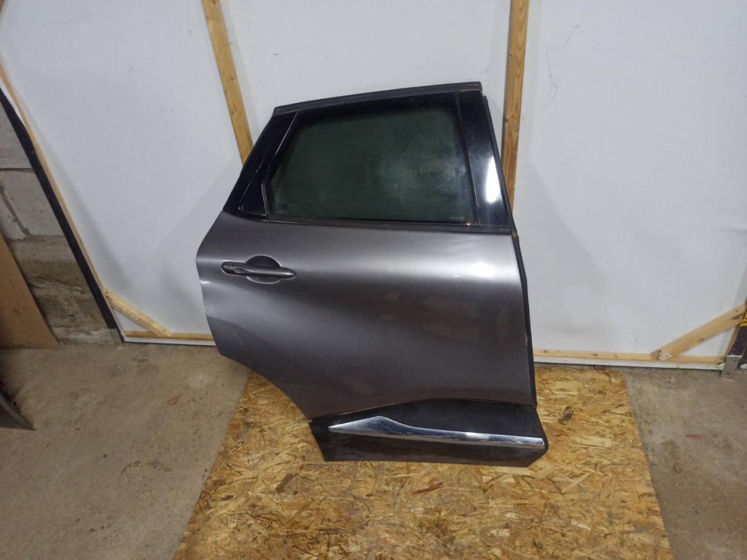 дверь задняя правая Renault Captur 1 поколение 2014, 1.5 л. - фото №1