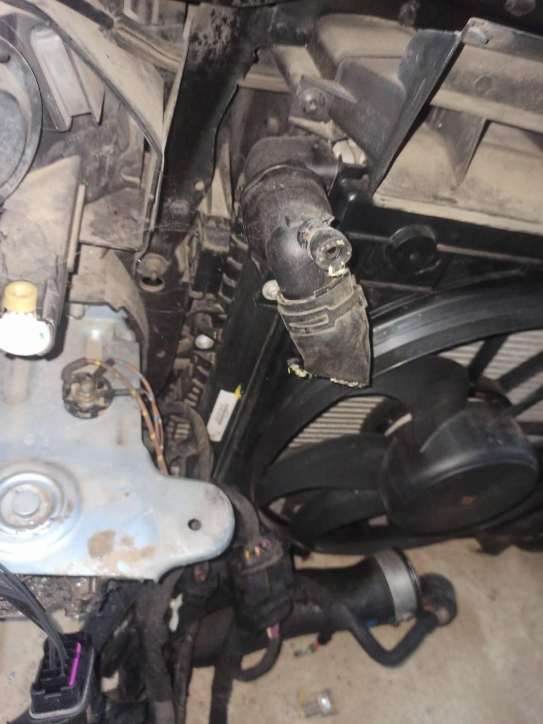 кассета радиаторов Volkswagen Passat B6 2006, 2.0 л. - фото №1