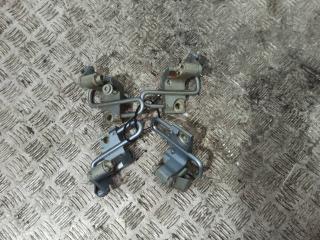 петля двери Volkswagen Passat B6 2006