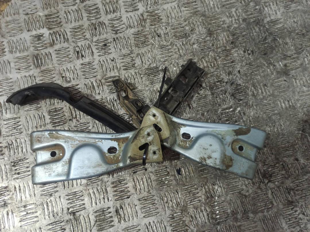 крепление крыла переднего правого Volkswagen Passat B6 2006 - фото №1