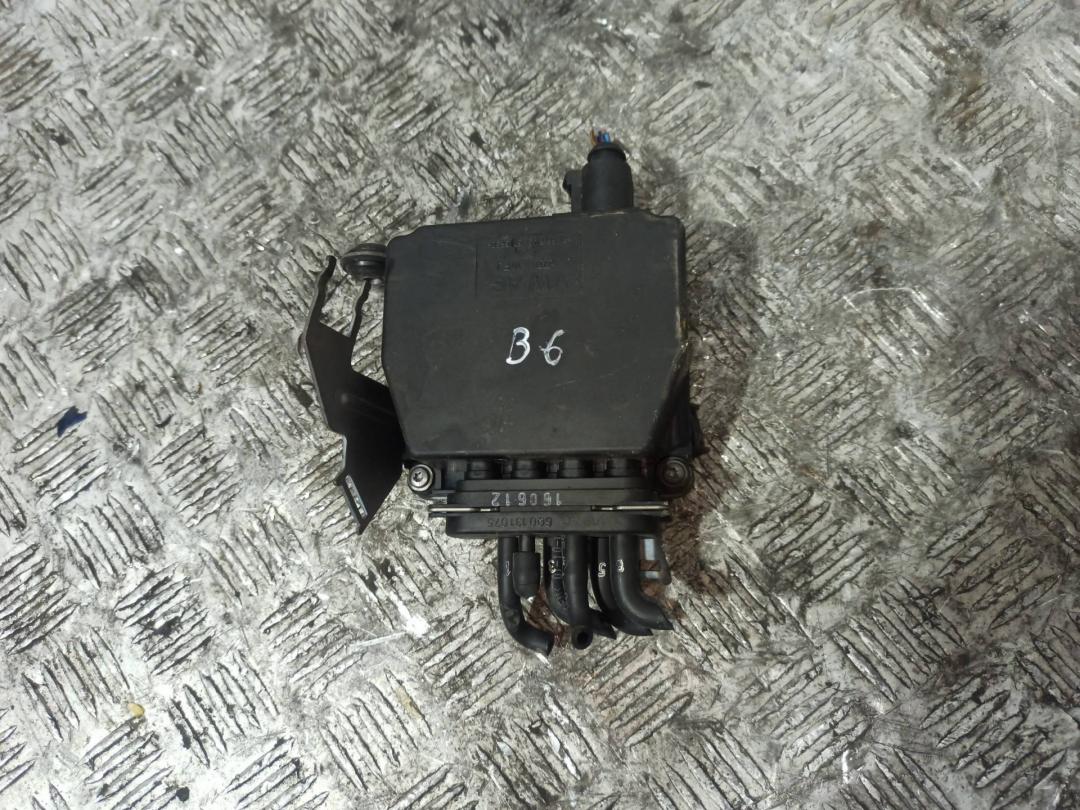 компрессор центрального замка Volkswagen Passat B6 2006, 6Q0131075 - фото №1