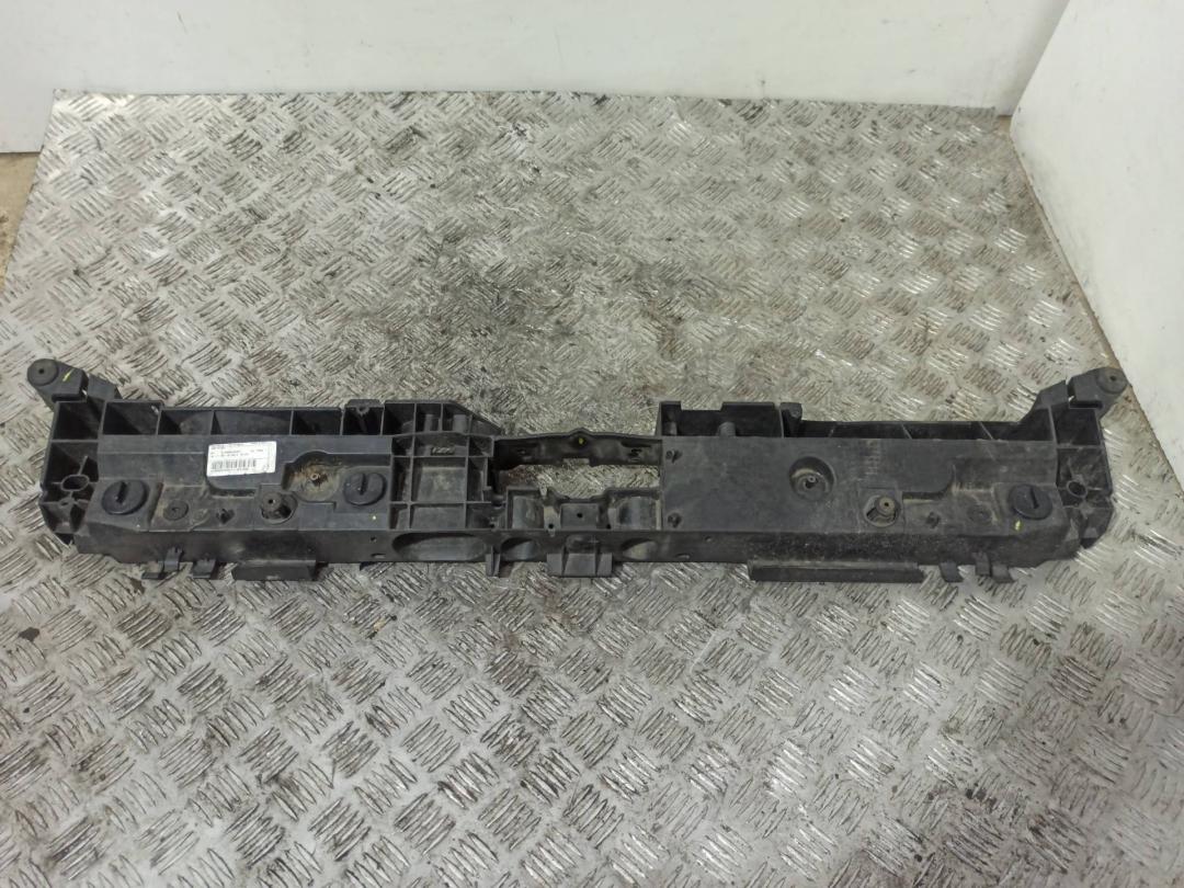 передняя панель крепления облицовки (телевизор) Renault Captur 1 поколение 2015, 1.5 л. - фото №1