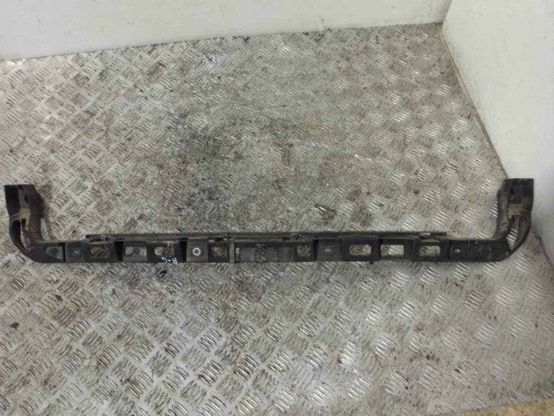 крепление бампера Volkswagen Passat B6 2006 - фото №1