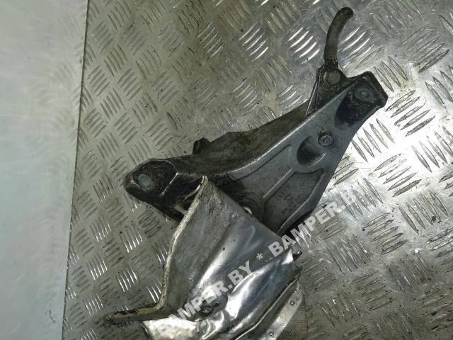 кронштейн КПП Audi A4 B6 2003, 1.8 л., Ti, бензин, 8E0199308D - фото №1
